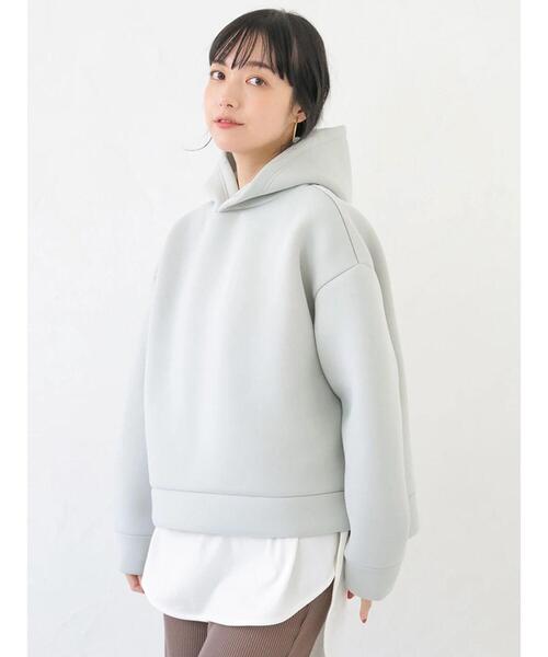 earth music&ecology（アースミュージックアンドエコロジー）の「きれいめフード付きパーカー　＊（パーカー・レディース・ベージュ/サックスブルー/アイボリー/モカ・FREE）」の12枚目の写真