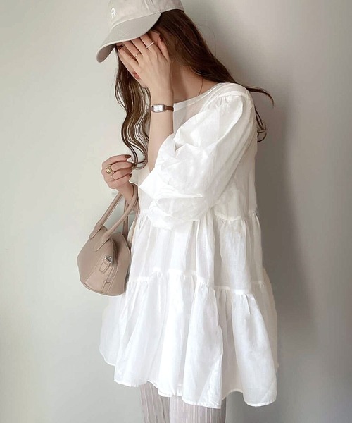 classicalelf（クラシカルエルフ）の「夏に大活躍！ふわり、風をまとう。3wayバルーンスリーブティアードシアーシャツ（シャツ/ブラウス・レディース・ブラック/オフホワイト/ブルー/グレイッシュベージュ/ライラック・MEDIUM/LARGE/X-LARGE/SMALL）」の7枚目の写真