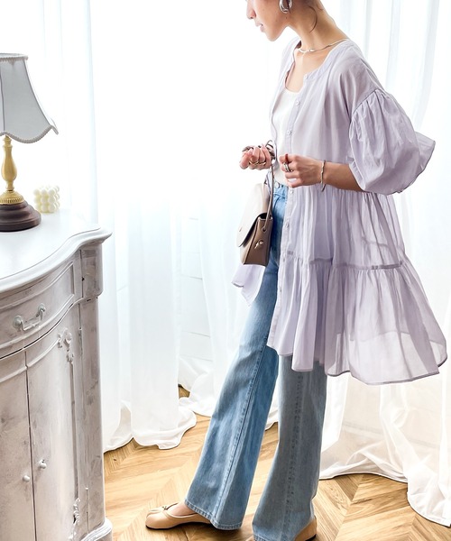 classicalelf（クラシカルエルフ）の「夏に大活躍！ふわり、風をまとう。3wayバルーンスリーブティアードシアーシャツ（シャツ/ブラウス・レディース・ブラック/オフホワイト/ブルー/グレイッシュベージュ/ライラック・MEDIUM/LARGE/X-LARGE/SMALL）」の12枚目の写真
