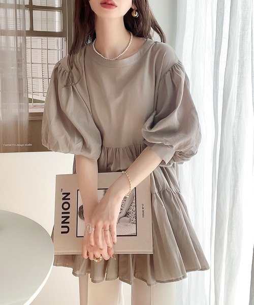 classicalelf（クラシカルエルフ）の「夏に大活躍！ふわり、風をまとう。3wayバルーンスリーブティアードシアーシャツ（シャツ/ブラウス・レディース・ブラック/オフホワイト/ブルー/グレイッシュベージュ/ライラック・MEDIUM/LARGE/X-LARGE/SMALL）」の15枚目の写真