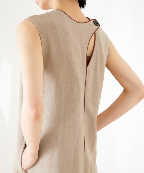 EMMA（EMMA CLOTHES）（エマ）の「【EMMA】リネン混パイピングノースリーブワンピース（ワンピース・レディース・ベージュ/ネイビー・FREE）」の17枚目の写真
