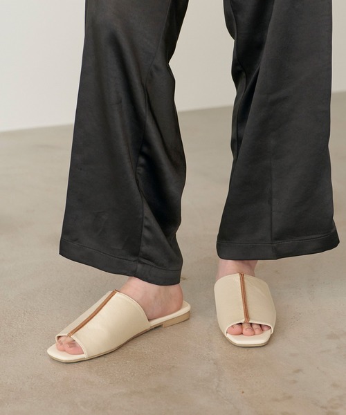 forksy.（フォルクシー）の「【forksy.】オープントゥパイピングサンダル　サテン/麻風素材/スムースレザーレザー（サンダル・レディース・ブラック/ベージュ/ブラウン/アイボリー/ブラック系その他/ベージュ系その他/キナリ/ブラック系その他2・S/M/L）」の7枚目の写真