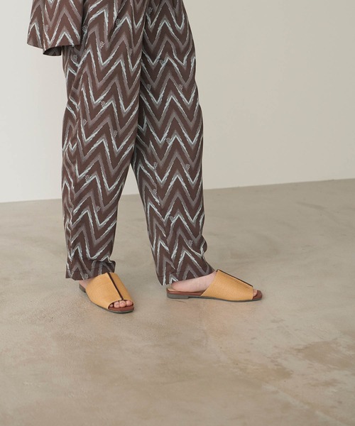 forksy.（フォルクシー）の「【forksy.】オープントゥパイピングサンダル　サテン/麻風素材/スムースレザーレザー（サンダル・レディース・ブラック/ベージュ/ブラウン/アイボリー/ブラック系その他/ベージュ系その他/キナリ/ブラック系その他2・S/M/L）」の21枚目の写真