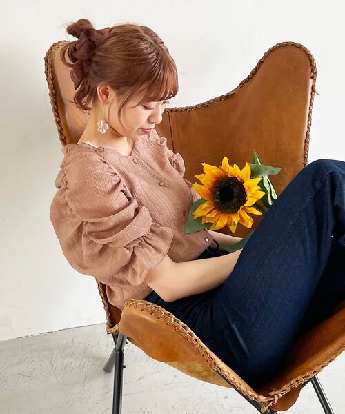 MAJESTIC LEGON（マジェスティックレゴン）の「シャーベットカラーブラウス（シャツ/ブラウス・レディース・オフホワイト/ピンク/ブラウン/ライトグリーン/ブルー・SMALL/MEDIUM）」の2枚目の写真