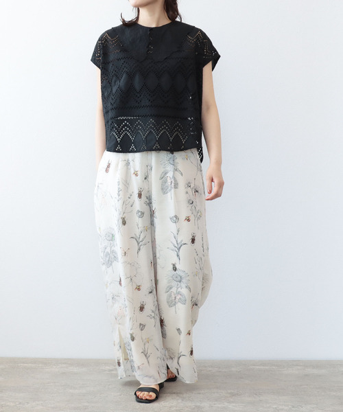 Three Four Time（ｽﾘｰﾌｫｰﾀｲﾑ）の「Bugsボタニカル柄パンツ（スラックス・レディース・チャコールグレー/アイボリー・FREE）」の9枚目の写真