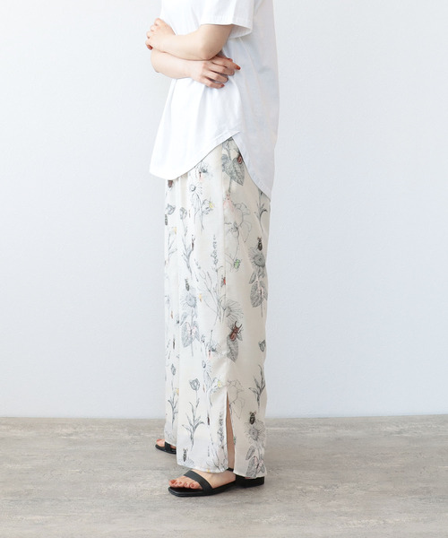 Three Four Time（ｽﾘｰﾌｫｰﾀｲﾑ）の「Bugsボタニカル柄パンツ（スラックス・レディース・チャコールグレー/アイボリー・FREE）」の11枚目の写真