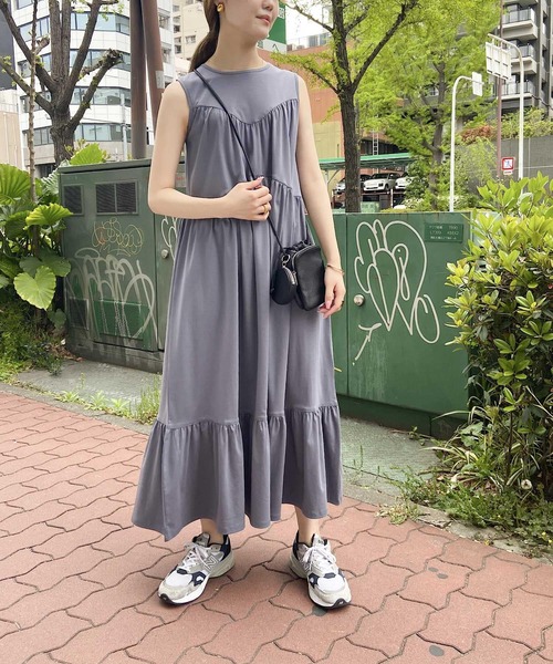 UR Lab.（アーバンリサーチラボ）の「ティアードマキシワンピース（ワンピース・レディース・ブルー/ライトカーキ/ベージュ・FREE）」の3枚目の写真