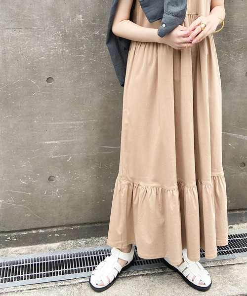 UR Lab.（アーバンリサーチラボ）の「ティアードマキシワンピース（ワンピース・レディース・ブルー/ライトカーキ/ベージュ・FREE）」の4枚目の写真