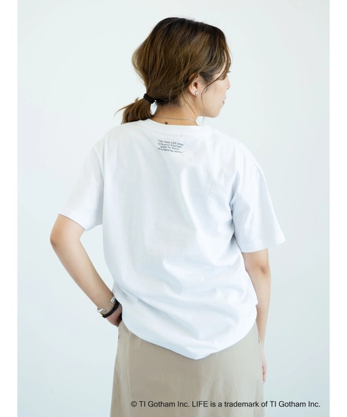 earth music&ecology(アースミュージックアンドエコロジー)の「【WEB限定】LIFE PHOTO Tシャツ *(Tシャツ/カットソー・レディース・オフホワイト・M/L)」の5枚目の写真