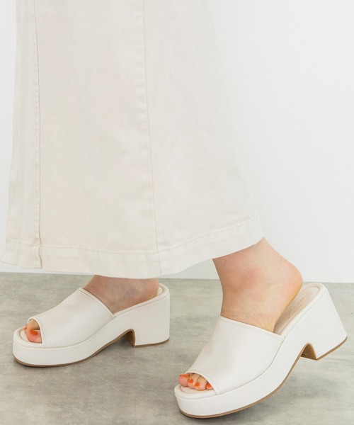 w closet（ダブルクローゼット）の「厚底ミュール（サンダル・レディース・ホワイト/ブラック/ラベンダー・M/L）」の12枚目の写真