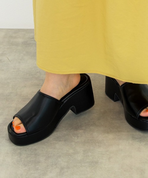 w closet（ダブルクローゼット）の「厚底ミュール（サンダル・レディース・ホワイト/ブラック/ラベンダー・M/L）」の18枚目の写真