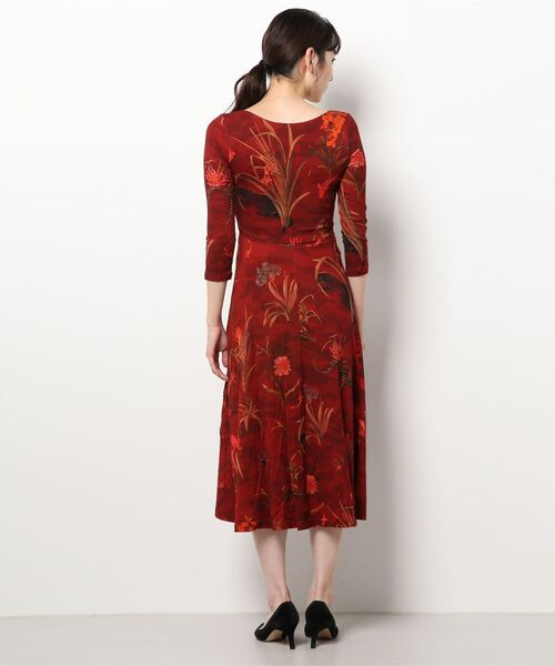 Desigual（デシグアル）の「深デコルテ フレアワンピース（ワンピース・レディース・レッド・2L/SS/S/M/L）」の2枚目の写真
