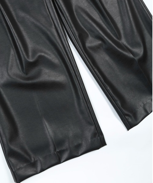 GalaabenD(ガラアーベント)の「4WAYストレッチフェイクレザーレザータックワイドパンツ(その他パンツ・メンズ・ブラック・S/M)」の9枚目の写真