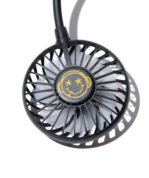 glamb（グラム）の「Smoke beats neck fan / スモークビーツネックファン（その他雑貨・メンズ・ブラック・FREE）」の4枚目の写真