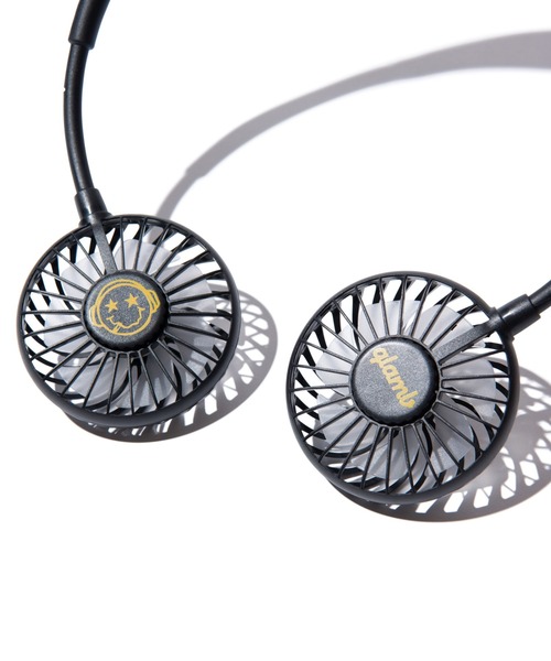 glamb（グラム）の「Smoke beats neck fan / スモークビーツネックファン（その他雑貨・メンズ・ブラック・FREE）」の5枚目の写真