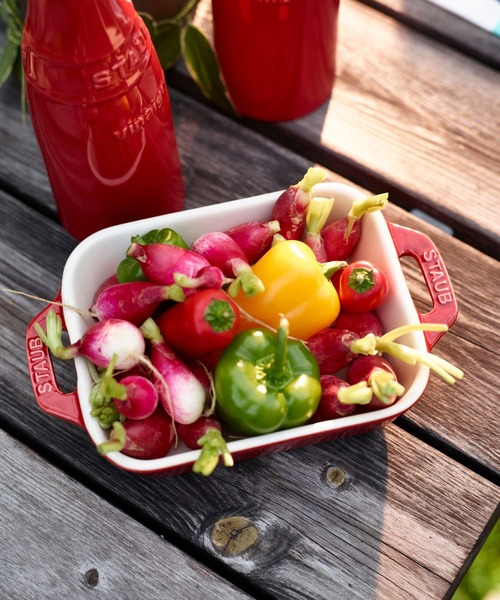 STAUB（ストウブ）の「レクタンギュラーディッシュ 2点セット（食器・レディース・グレー/アイボリー/チェリーレッド・FREE）」の5枚目の写真