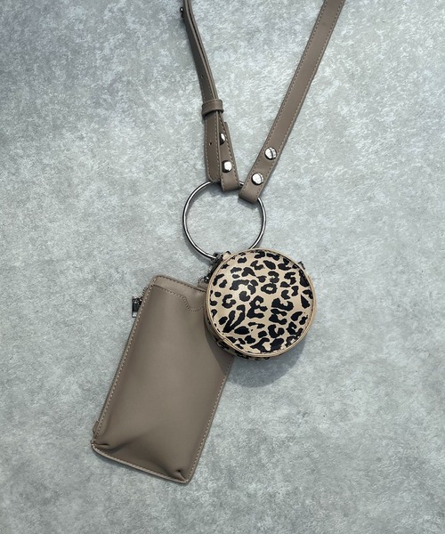 AS KNOW AS plus(アズノゥアズプラス)の「☆リングハンドショルダーポーチバッグ 【ZOZOTOWN限定アイテム】(ショルダーバッグ・レディース・アイボリー/ブラック/ブルーグレー/オレンジ/オレンジ系/サックスブルー/グレイッシュベージュ/レオパード/グリーン/シルバー/ピンク・FREE)」の11枚目の写真