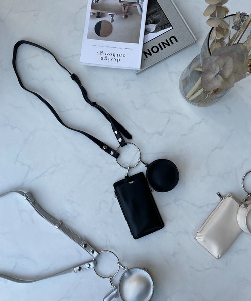 AS KNOW AS plus(アズノゥアズプラス)の「☆リングハンドショルダーポーチバッグ 【ZOZOTOWN限定アイテム】(ショルダーバッグ・レディース・アイボリー/ブラック/ブルーグレー/オレンジ/オレンジ系/サックスブルー/グレイッシュベージュ/レオパード/グリーン/シルバー/ピンク・FREE)」の3枚目の写真