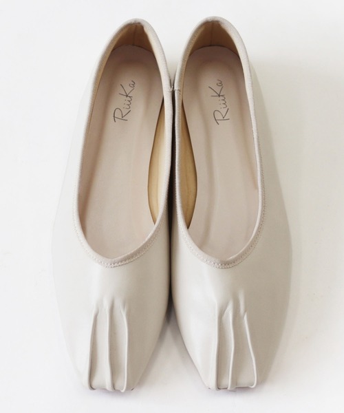 RiiiKa(リーカ)の「【RiiiKa/リーカ】スクエアトゥギャザーシューズ(パンプス・レディース・ブラック/ブラウン/アイボリー/ライトブラウン・LL/S/M/L)」の5枚目の写真