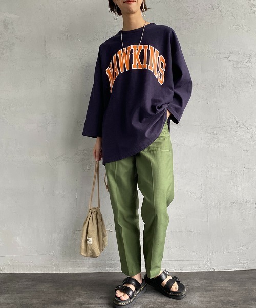 JEANS FACTORY Clothes（ジーンズファクトリークローズ）の「[Jeans Factory Clothes/ジーンズファクトリークローズ] ヘビーウェイト オーバーサイズカレッジロゴTシャツ（Tシャツ/カットソー・レディース・ホワイト/ブラック/グリーン/ネイビー/バーガンディー・M/L）」の9枚目の写真