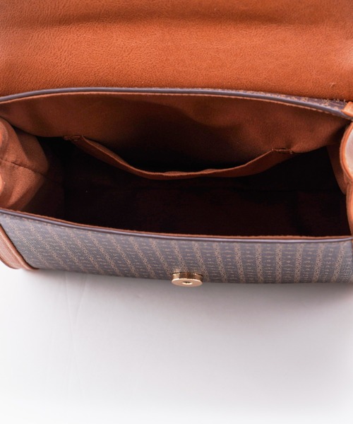 one after another NICE CLAUP(ワンアフターアナザーナイスクラップ)の「<Web限定カラーあり>モノグラムスクエアショルダーバッグ(ショルダーバッグ・レディース・ブラウン系その他/アイボリー/ダークブラウン/モカ/ブラック系その他・FREE)」の16枚目の写真