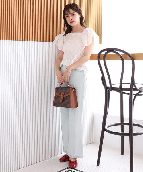 one after another NICE CLAUP(ワンアフターアナザーナイスクラップ)の「<Web限定カラーあり>モノグラムスクエアショルダーバッグ(ショルダーバッグ・レディース・ブラウン系その他/アイボリー/ダークブラウン/モカ/ブラック系その他・FREE)」の6枚目の写真