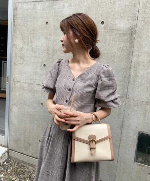 one after another NICE CLAUP(ワンアフターアナザーナイスクラップ)の「<Web限定カラーあり>モノグラムスクエアショルダーバッグ(ショルダーバッグ・レディース・ブラウン系その他/アイボリー/ダークブラウン/モカ/ブラック系その他・FREE)」の22枚目の写真