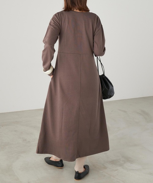 Chaco closet(チャコ クローゼット)の「スウェットリラックスワンピース(ワンピース・レディース・ブラック/ベージュ/オレンジ/グレー・M)」の9枚目の写真