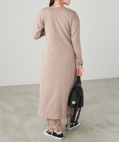 Chaco closet(チャコ クローゼット)の「スウェットリラックスワンピース(ワンピース・レディース・ブラック/ベージュ/オレンジ/グレー・M)」の15枚目の写真