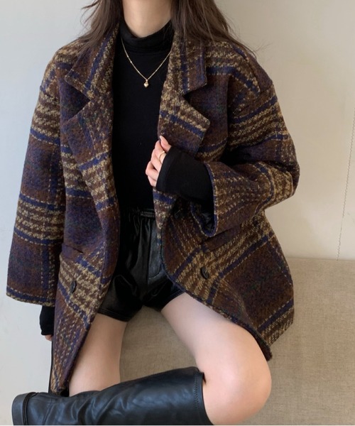 emi+（エミプラス）の「BIGシルエットチェック柄 ショートテーラーコート（ピーコート・レディース・ブラウン/ブルーグリーン/ネイビー・L/M/S）」の2枚目の写真