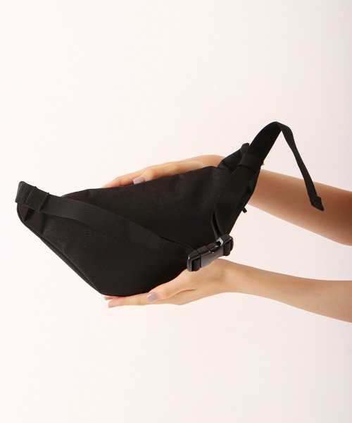 Mark Gonzales（マーク・ゴンザレス）の「Mark Gonzales/ﾏｰｸｺﾞﾝｻﾞﾚｽ ｳｴｽﾄﾊﾞｯｸﾞ（ボディバッグ/ウエストポーチ・メンズ・ブラック×ホワイト/ブラック・FREE）」の21枚目の写真