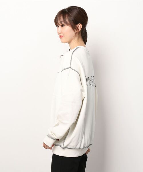 Dickies(ディッキーズ)の「【DICKIES/ディッキーズ】裏毛アウトリンキング ビッグシルエット トレーナー(スウェット・レディース・ラベンダー/ブラック/ホワイト/ブルー・L/M)」の7枚目の写真