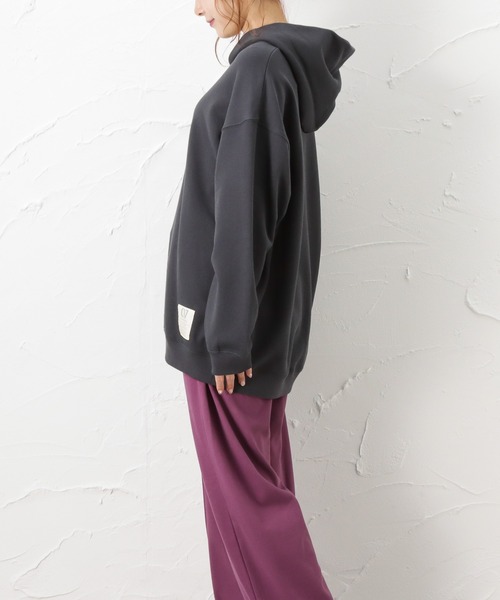 EDWIN（エドウィン）の「C17 シーセブンティーン スウェット プルオーバーパーカー（パーカー・レディース・チャコール・フリー）」の4枚目の写真