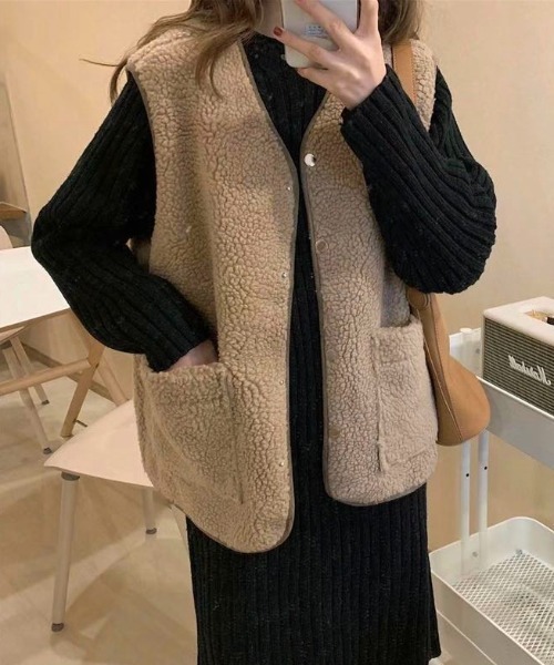 Vipoa（ヴィポア）の「ルーズボアベスト（ベスト・レディース・ベージュ/チョコ・FREE）」の12枚目の写真