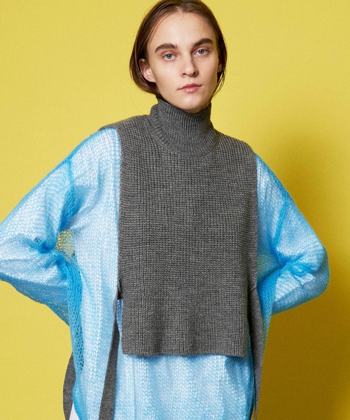 MAISON SPECIAL（メゾンスペシャル）の「グローブセットニットビブ【MAISON SPECIAL/メゾンスペシャル】（ニット/セーター・レディース・ホワイト/ブラック/グレー・FREE）」の3枚目の写真