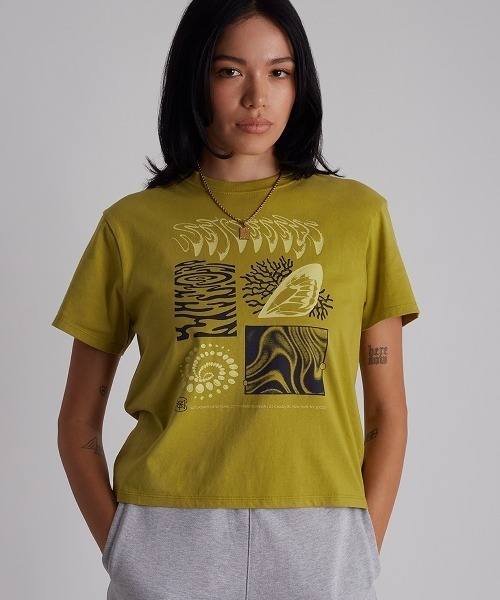 Saturdays NYC(サタデーズ ニューヨークシティ )の「Diatoms Standard S/S Tee(Tシャツ/カットソー・レディース・イエロー/オリーブ/ネイビー・S/L/M/X-SMALL)」の1枚目の写真
