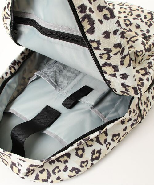 KiU（キウ）の「大容量ウォータープルーフ デイバックパック(16.5L)（バックパック/リュック・メンズ・ブラック/ブラック系その他/レオパード/アニマル/キャメル/ブラック×ライム/ブルー系その他/ブラック系その他2・FREE）」の21枚目の写真