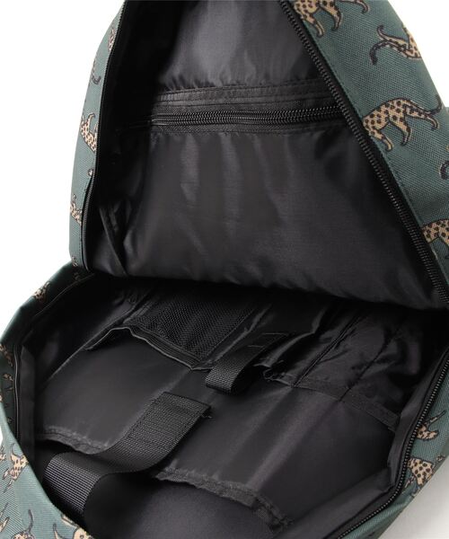 KiU（キウ）の「大容量ウォータープルーフ デイバックパック(16.5L)（バックパック/リュック・メンズ・ブラック/ブラック系その他/レオパード/アニマル/キャメル/ブラック×ライム/ブルー系その他/ブラック系その他2・FREE）」の22枚目の写真