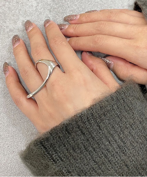 apres jour mignon(アプレジュールミニョン)の「【apres jour mignon×ARIAZ】ダブルフィンガーリング(リング・レディース・シルバー・ONESIZE)」の1枚目の写真