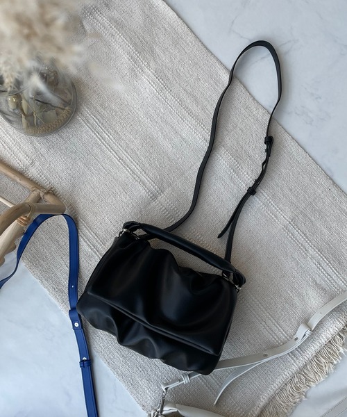 AS KNOW AS plus（アズノゥアズプラス）の「●ショルダー付餃子バッグ（ショルダーバッグ・レディース・ホワイト/ブラック/グリーン/ブルー/ピンク・FREE）」の8枚目の写真