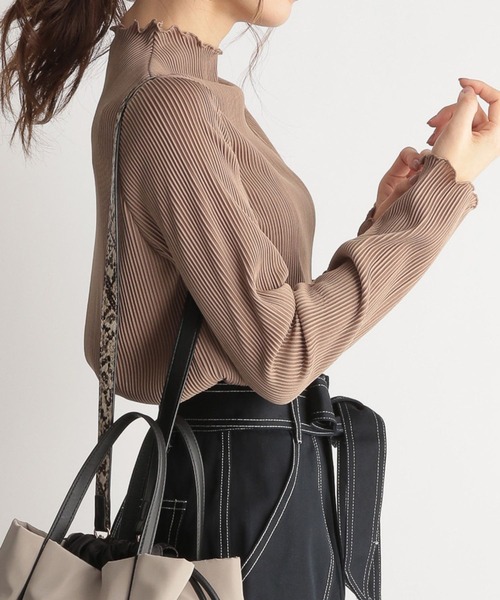 Andemiu(アンデミュウ)の「カットプリーツT270457(Tシャツ/カットソー・レディース・ベージュ/ブラウン/グレー・FREE)」の1枚目の写真