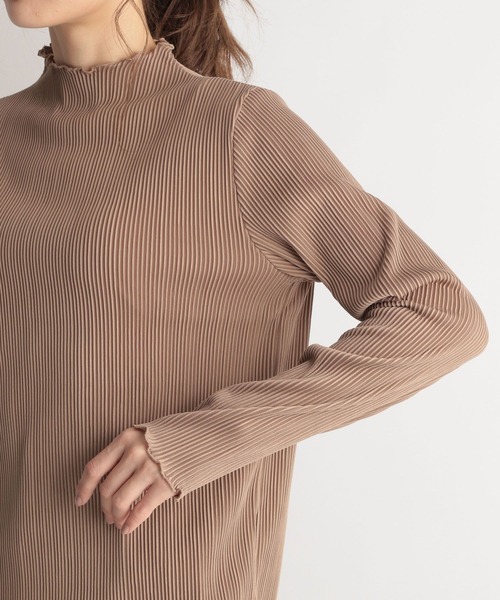 Andemiu(アンデミュウ)の「カットプリーツT270457(Tシャツ/カットソー・レディース・ベージュ/ブラウン/グレー・FREE)」の7枚目の写真