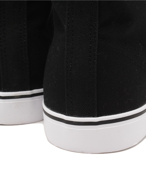PUMA(プーマ)の「プーマストリートボーラー ミッド(スニーカー・メンズ・ブラック/ホワイト/レッド/ブルー・24.5cm/24cm/23cm/26cm/22.5cm/29cm/25.5cm/28.5cm/26.5cm/23.5cm/30.0cm/27.5cm/25cm/27cm/31cm/28cm)」の14枚目の写真