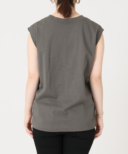 JOURNAL STANDARD（ジャーナルスタンダード）の「汗ジミ防止ノースリーブTシャツ（Tシャツ/カットソー・レディース・ホワイト/ブラック系その他/グレー系その他/ホワイト系その他2/ネイビー系1・FREE）」の6枚目の写真