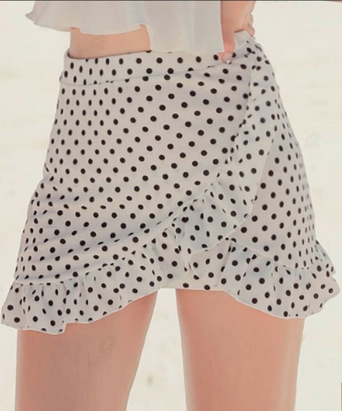 Dalfwin（ダールフィン）の「2022 S/S 春夏 水着レディース ビスチェフリルブラビキニ×ラップ風スカート タンキニセット（水着・レディース・ブラック系その他/ブラック系その他2/ホワイト・MEDIUM/LARGE/SMALL）」の17枚目の写真