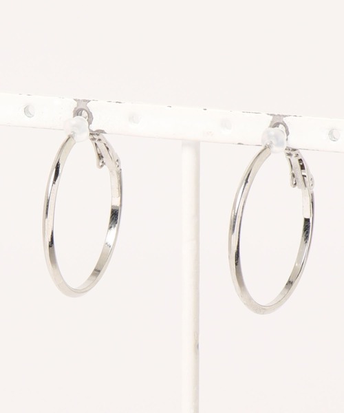 LAKOLE（ラコレ）の「細フープ樹脂ポストピアス / 268308（ピアス（両耳用）・レディース・その他1/その他2・FREE）」の4枚目の写真