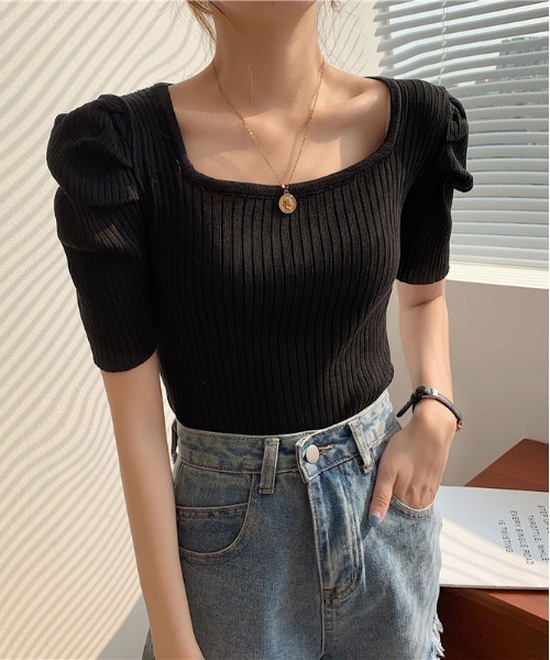 ibeul_(イベール)の「パワーショルダー パフスリーブ スクエアネックニットトップス(Tシャツ/カットソー・レディース・ホワイト/ブラック/イエロー/オレンジ/パープル・FREE)」の17枚目の写真