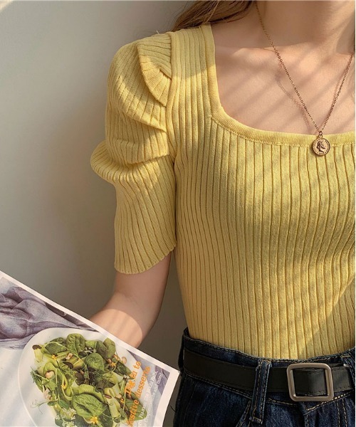 ibeul_(イベール)の「パワーショルダー パフスリーブ スクエアネックニットトップス(Tシャツ/カットソー・レディース・ホワイト/ブラック/イエロー/オレンジ/パープル・FREE)」の21枚目の写真
