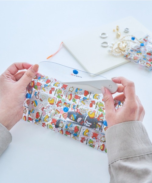 SiNCERE（シンシア）の「〈シモジマ〉クリアペンケース（ステーショナリー・レディース・ブルー/レッド/ピンク・FREE）」の5枚目の写真