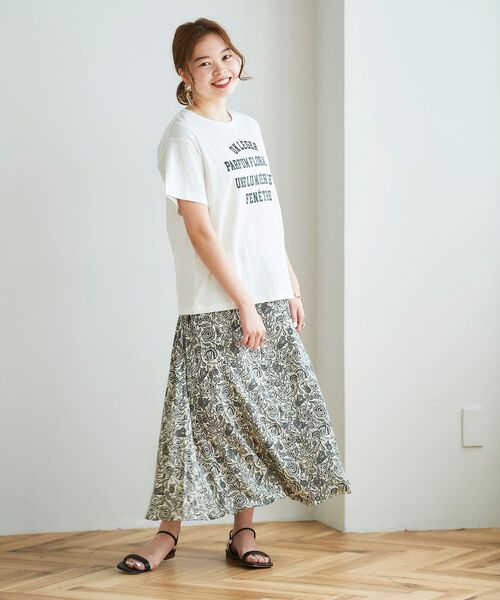 le.coeur blanc（ルクールブラン）の「un leger parfumロゴプリントTシャツ（Tシャツ/カットソー・レディース・オフホワイト/ダークグレー/グレイッシュベージュ・38）」の5枚目の写真